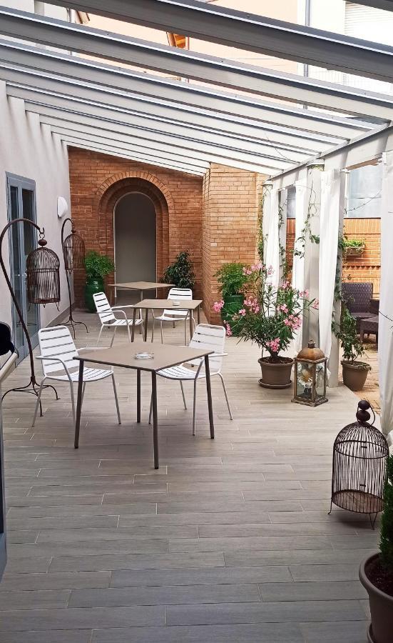 Hotel Cavallo Bianco Reggiolo Exterior photo